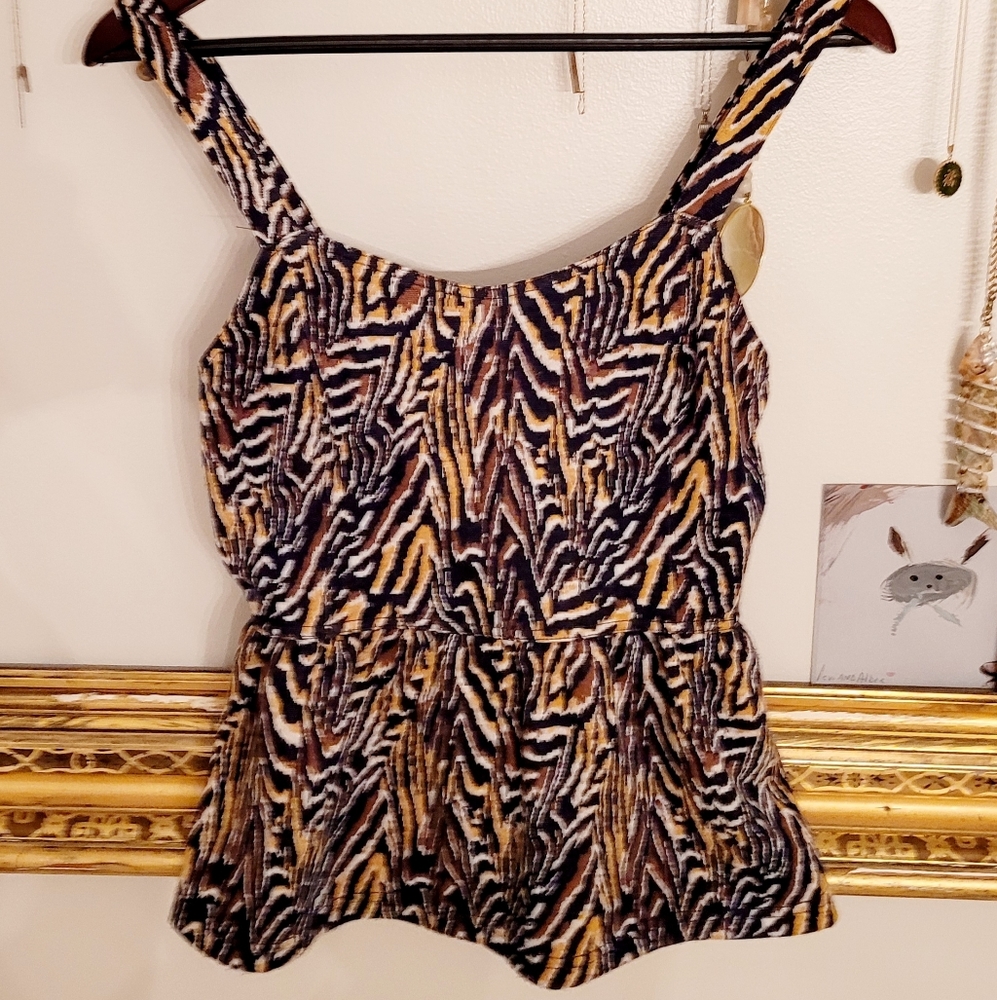 Adorable Anthropologie tank that was worn once.